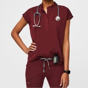 FIGS Rafaela Scrub Top size L EUC burgundy